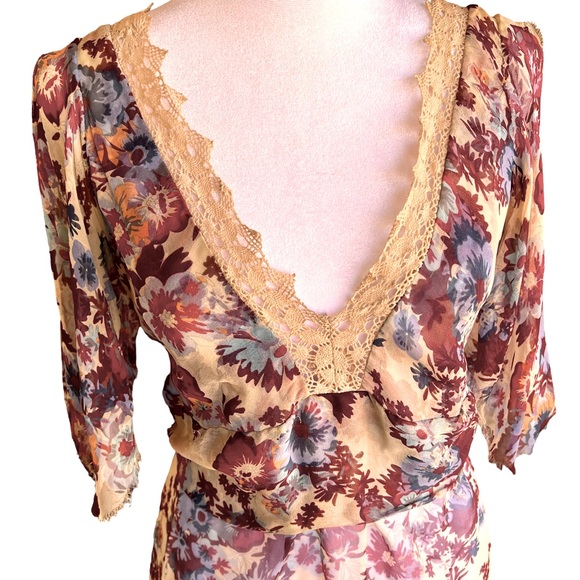 JOIE Floral Sheer Silk Blouse Low V Crochet Neck & Back Flowing Split Sleeves! 4 - Picture 13 of 14